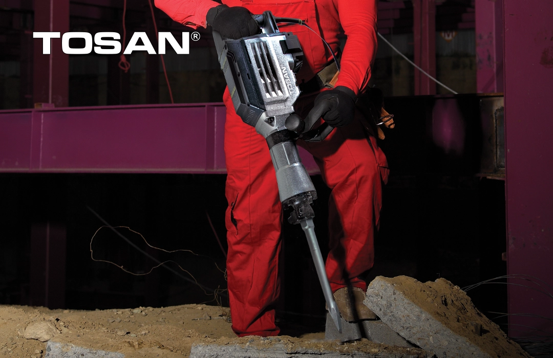 آموزش اصول صحیح کار با بتن کن برای سوراخکاری و تخریب انواع مصالح، تخریب بتن زمین با بتن کن 